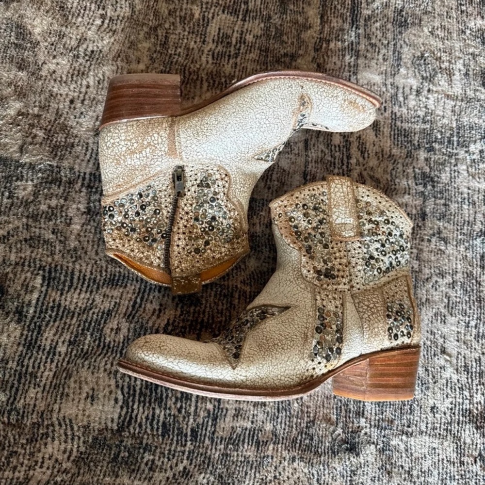 Frye "Deborah" Studded Short Boots 
size 8 - Picture 6 of 12